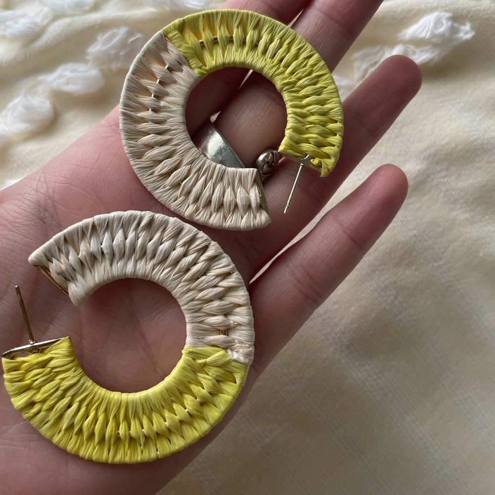 Yellow and tan hoops